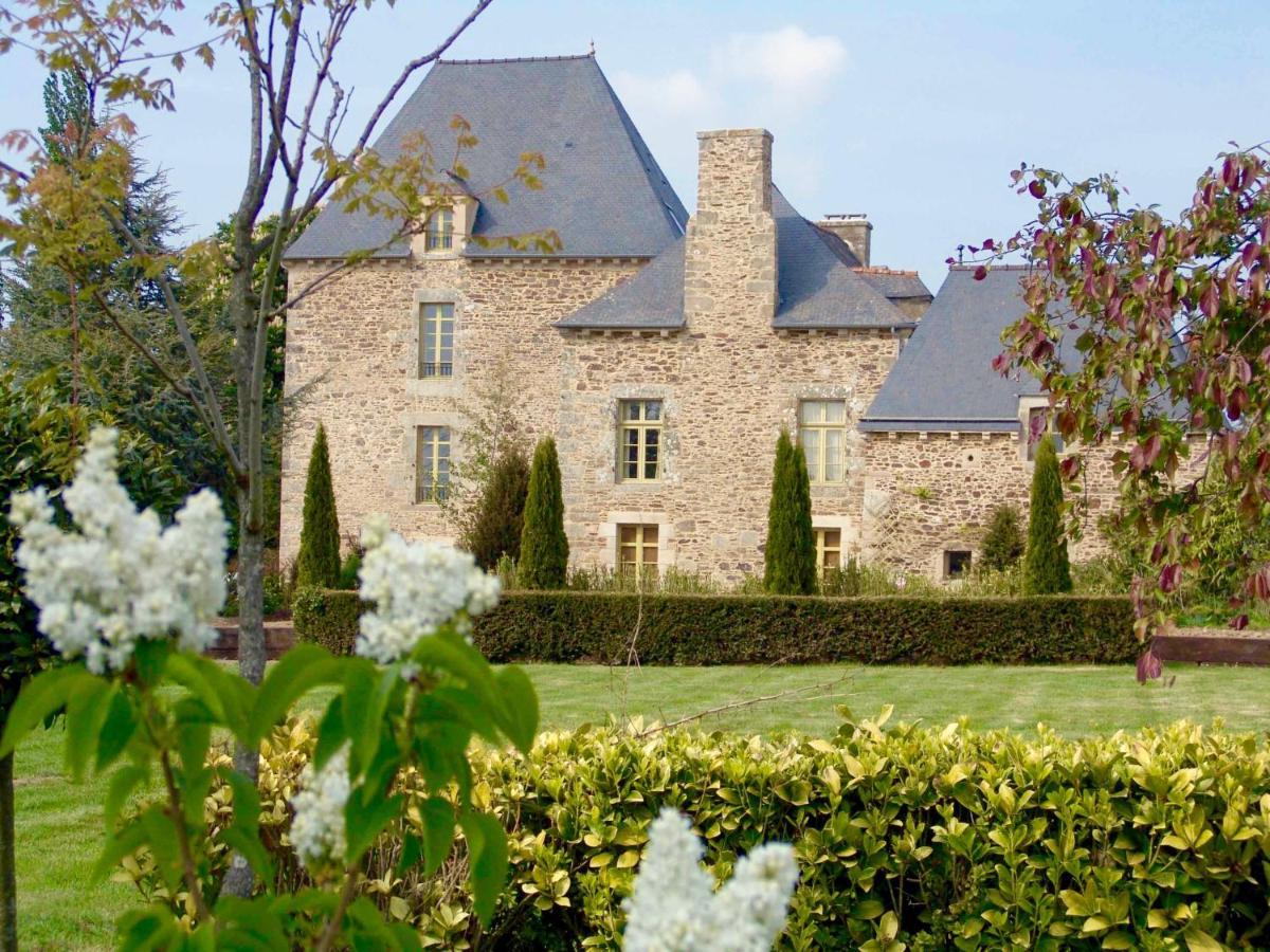 B&B Le Plessix - Manoir Le Plessix Madeuc Corseul Exteriör bild